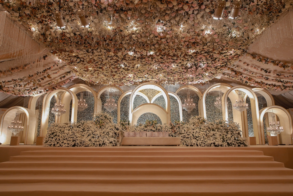 Decorate,The,Wedding,Venue,To,Create,A,Beautiful,Backdrop,For